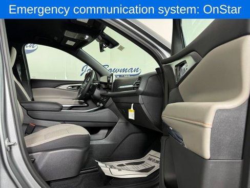 New 2026 Chevrolet Traverse LT w/ Driver Confidence Package AWD/4WD image 19