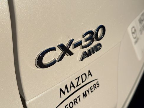 Used 2022 MAZDA CX-30 AWD 2.5 S w/ Premium Package image 11