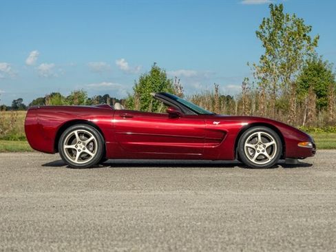 Used 2003 Chevrolet Corvette Convertible w/ Preferred Equipment Group1 image 6