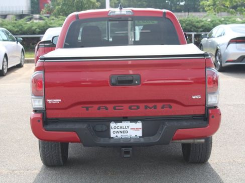 Used 2023 Toyota Tacoma TRD Sport image 3