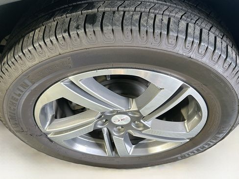 Used 2020 GMC Terrain SLT w/ Preferred Package AWD/4WD image 11