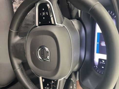 Used 2023 Volvo XC60 B5 Plus w/ Climate Package AWD/4WD image 22