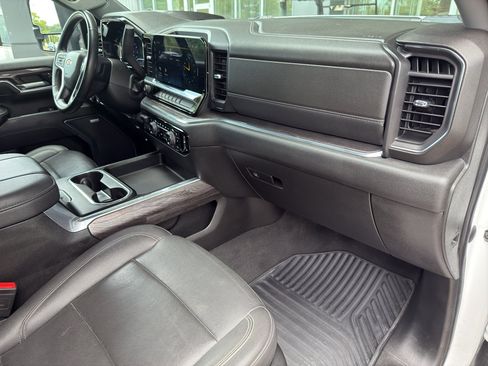 Used 2024 Chevrolet Silverado 3500 LTZ w/ LTZ Premium Package image 19