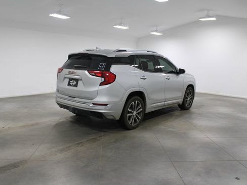 Used 2018 GMC Terrain Denali w/ Comfort Package image 9