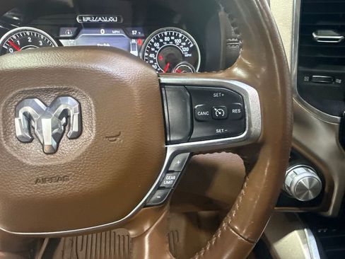 Used 2019 RAM 1500 Laramie AWD/4WD image 11