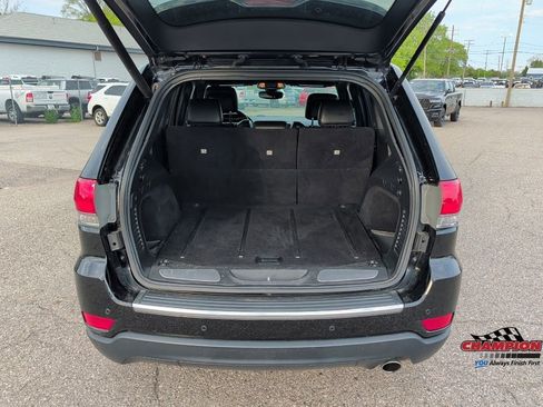 Used 2017 Jeep Grand Cherokee Limited AWD/4WD image 12