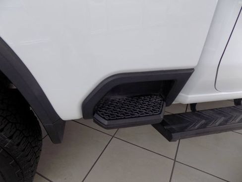 Used 2024 Chevrolet Silverado 2500 Custom w/ Custom Convenience Package AWD/4WD image 34