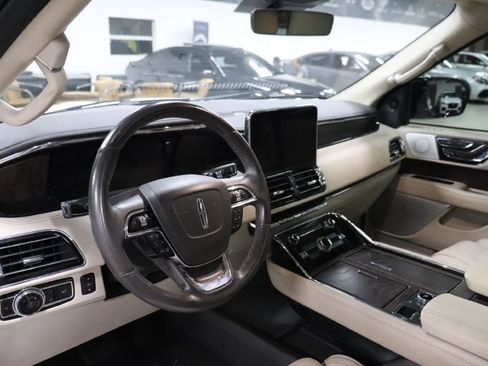 Used 2021 Lincoln Navigator Reserve w/ Luxury Package image 13