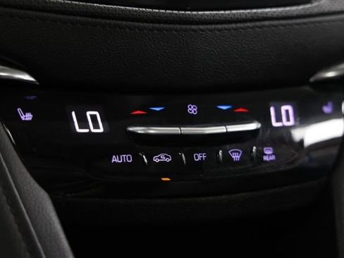 Used 2018 Cadillac XT5 Luxury w/ Driver Awareness Package AWD/4WD image 29