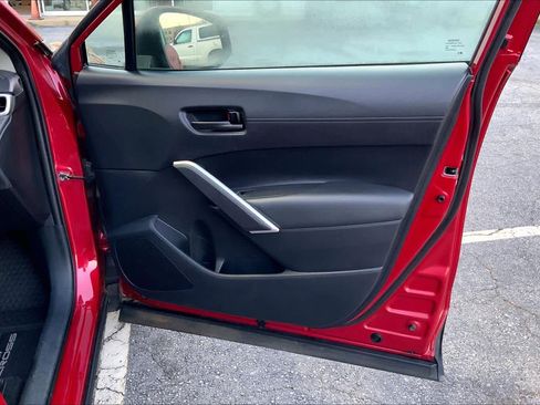 Used 2022 Toyota Corolla Cross LE image 22