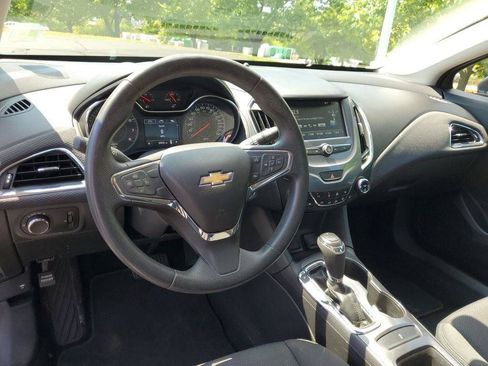Used 2016 Chevrolet Cruze LT w/ LT Convenience Package FWD image 7