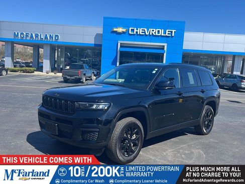 Used 2024 Jeep Grand Cherokee L Laredo image 1