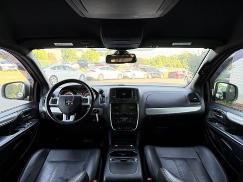 Used 2019 Dodge Grand Caravan GT FWD image 26