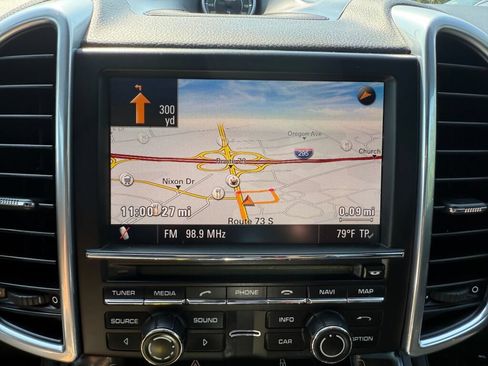 Used 2012 Porsche Cayenne S AWD/4WD image 18