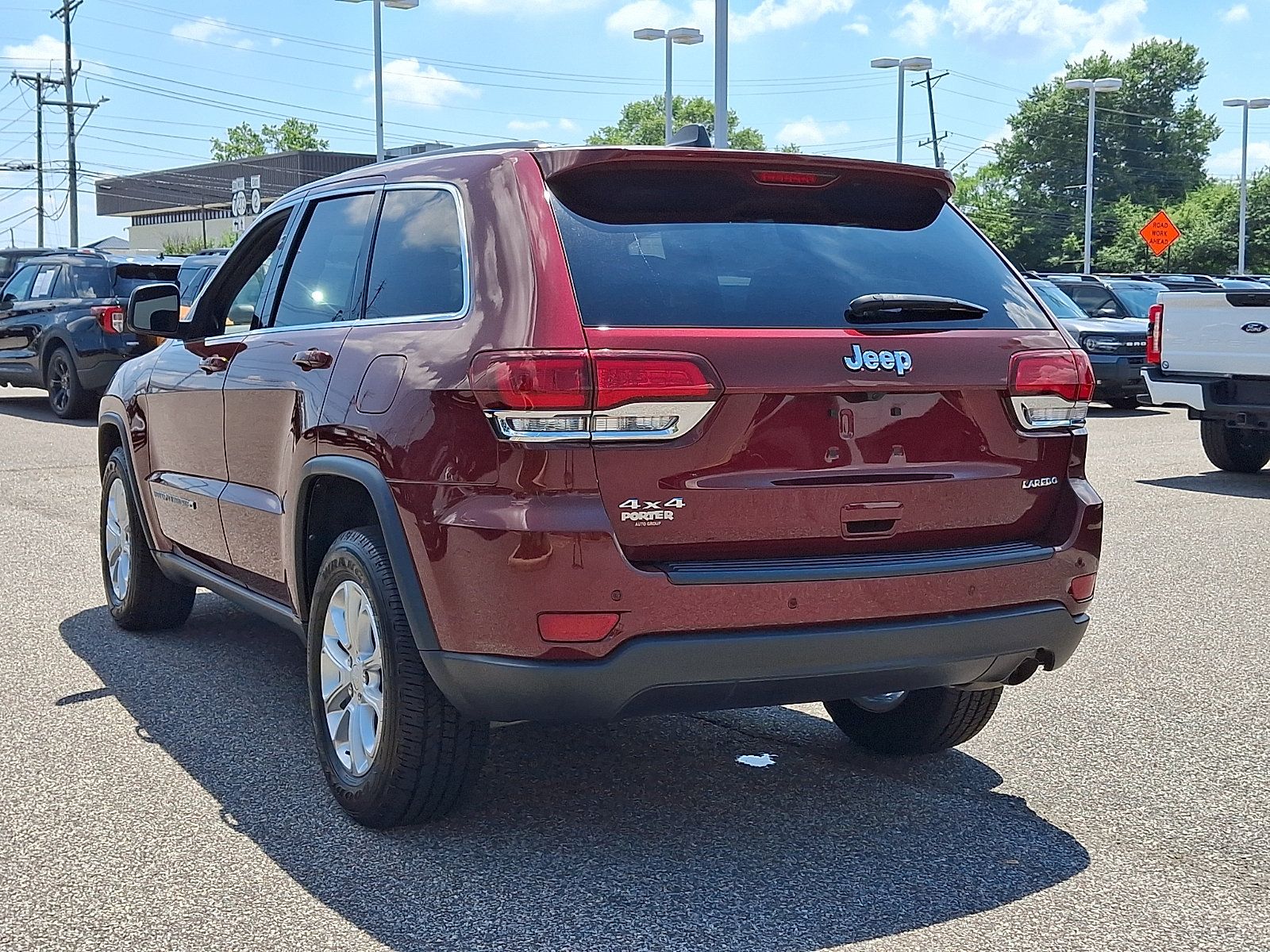 Used 2022 Jeep Grand Cherokee Laredo X AWD/4WD image 8