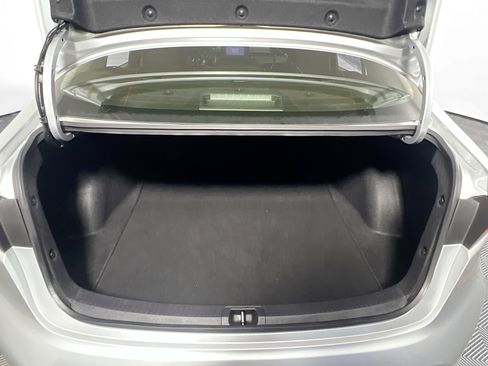 Used 2025 Toyota Corolla LE image 32