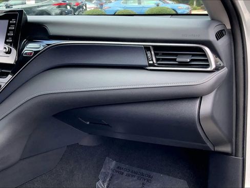 Used 2024 Toyota Camry SE image 18
