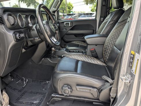 Used 2021 Jeep Wrangler Unlimited Sahara AWD/4WD image 5