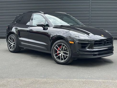 Certified 2022 Porsche Macan S AWD/4WD image 7