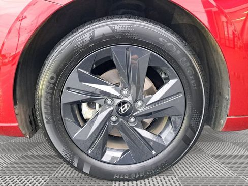 Used 2023 Hyundai Elantra Blue image 10