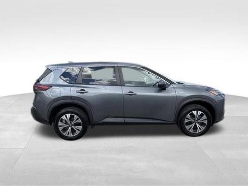 Used 2022 Nissan Rogue SV FWD image 9
