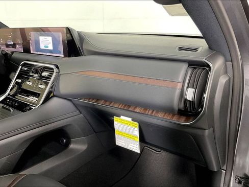 New 2026 Nissan Armada SL w/ Captain's Chari Seat Package RWD image 21