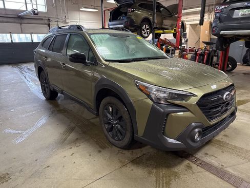 Used 2023 Subaru Outback Onyx Edition image 4