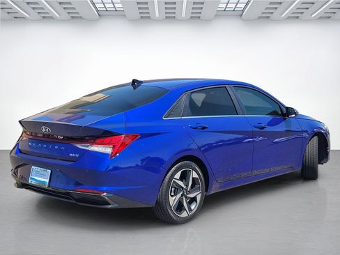 Certified 2023 Hyundai Elantra Limited FWD image 4