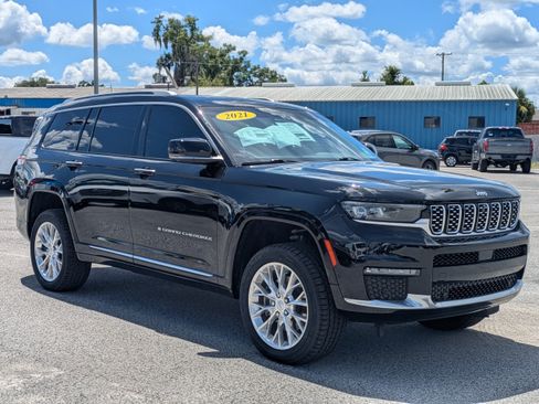 Used 2021 Jeep Grand Cherokee L Summit w/ Luxury Tech Group V AWD/4WD image 2