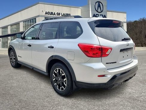 Used 2019 Nissan Pathfinder SL AWD/4WD image 4