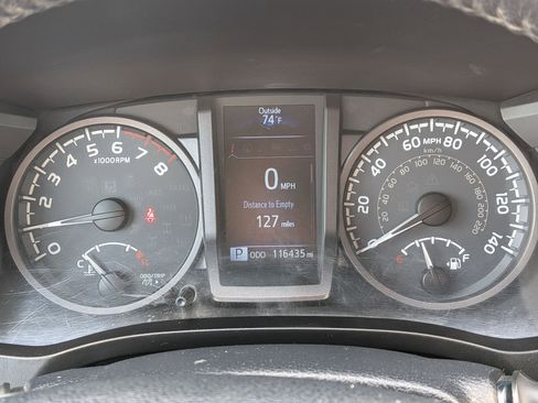 Used 2017 Toyota Tacoma SR5 AWD/4WD image 20