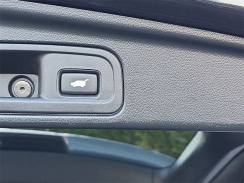 Used 2022 Honda Pilot TrailSport image 17