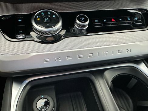 New 2026 Ford Expedition Active image 37