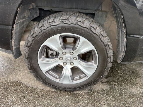 Used 2023 RAM 1500 Laramie AWD/4WD image 5