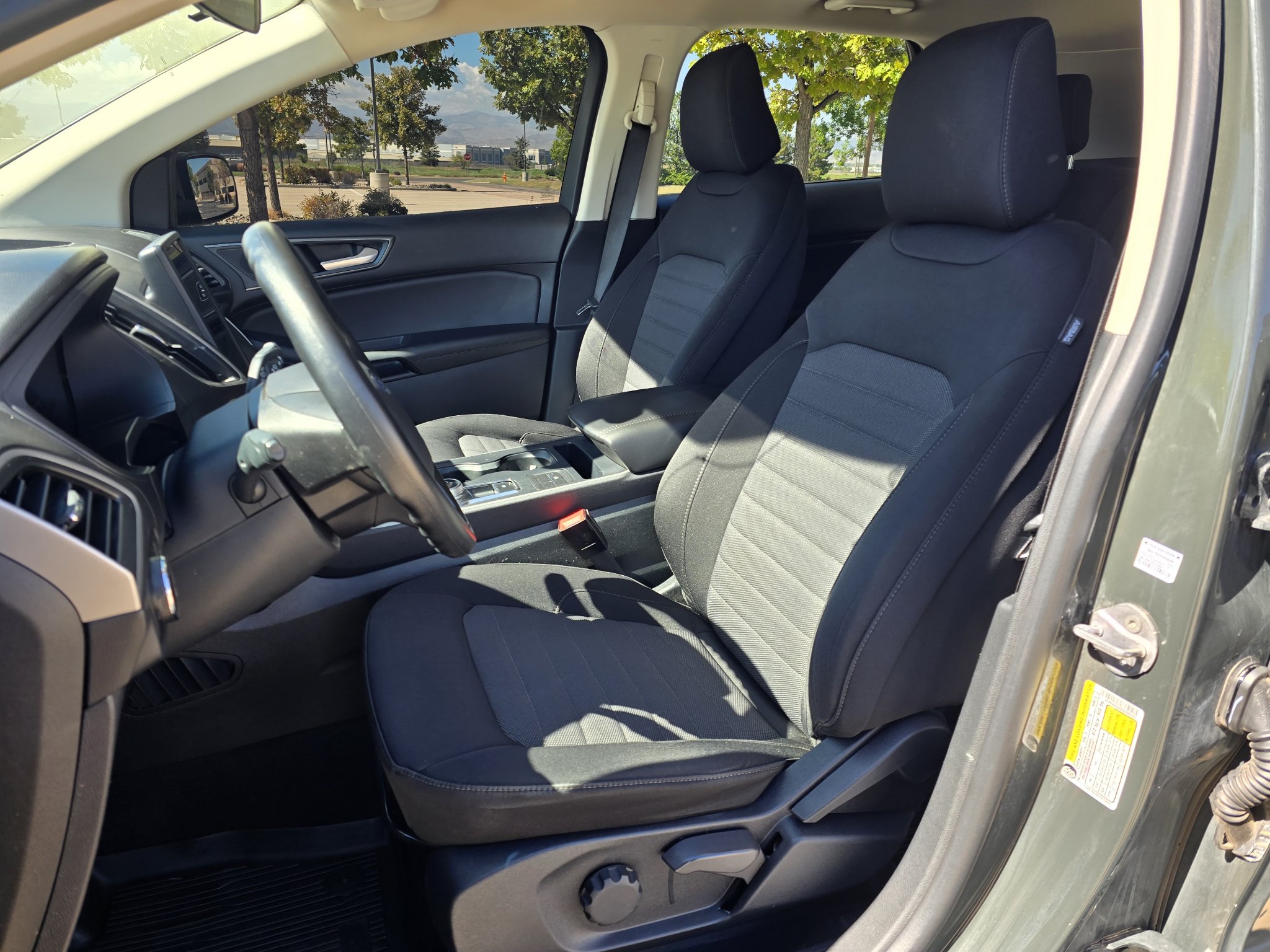 Used 2024 Ford Edge SE w/ Black Appearance Package AWD/4WD image 14