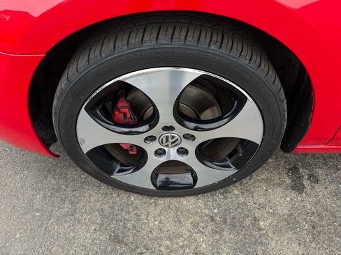 Used 2011 Volkswagen Golf 4-Door image 8