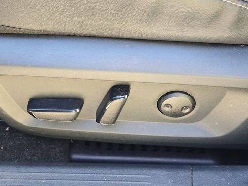 Used 2023 Nissan Rogue SL w/ SL Premium Package AWD/4WD image 19