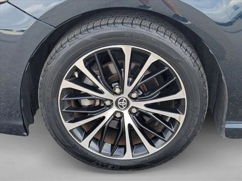 Used 2018 Toyota Camry SE w/ Convenience Package FWD image 21