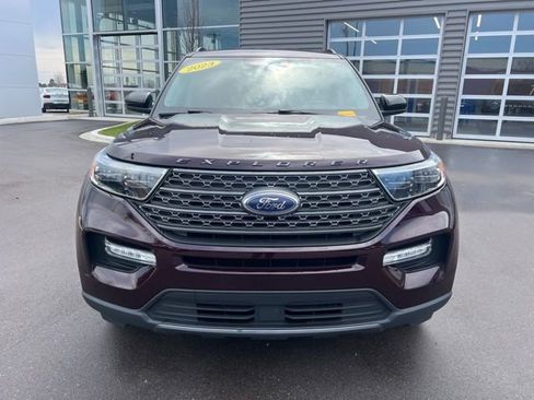 Used 2023 Ford Explorer XLT w/ Equipment Group 202A AWD/4WD image 2