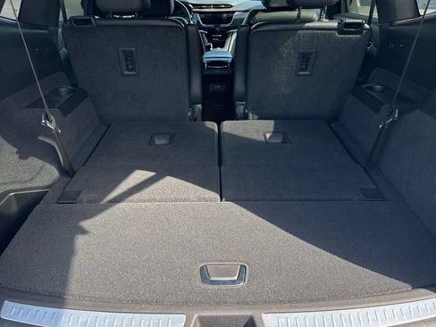 Used 2024 Cadillac XT6 Premium Luxury FWD image 12