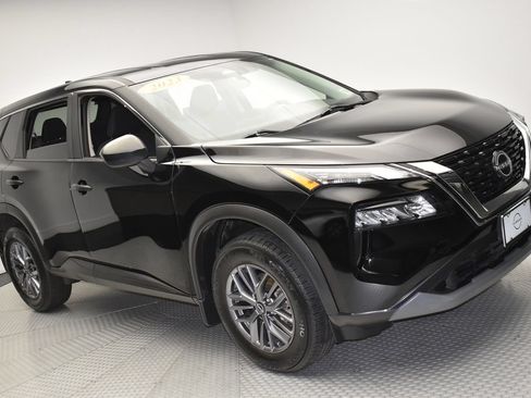Used 2023 Nissan Rogue S AWD/4WD image 3