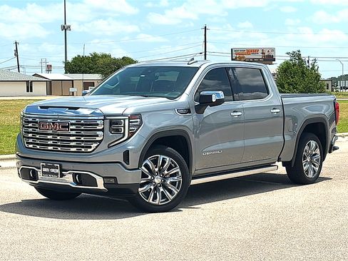 Used 2024 GMC Sierra 1500 Denali w/ Denali Reserve Package AWD/4WD image 2