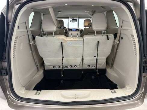 Used 2017 Chrysler Pacifica Touring-L Plus w/ Advanced Safetytec Group FWD image 18