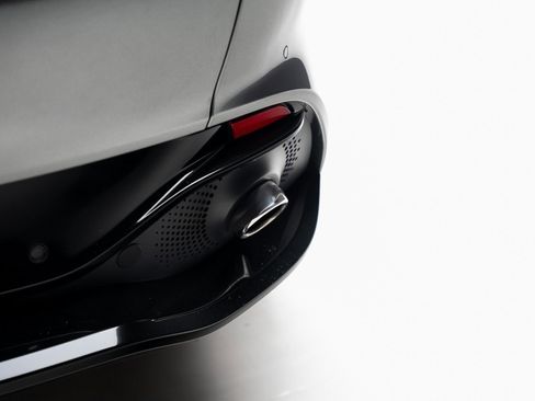 Used 2021 Aston Martin DBX image 30