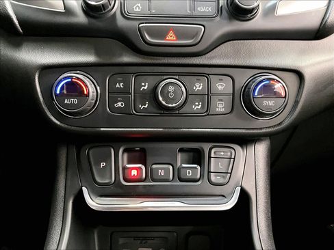 Used 2021 GMC Terrain SLT w/ Infotainment Package II image 35