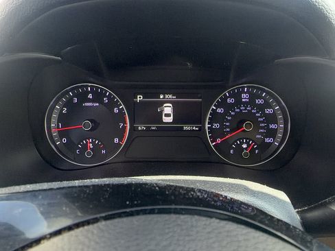 Used 2023 Kia Forte LXS w/ LXS Technology Package FWD image 5