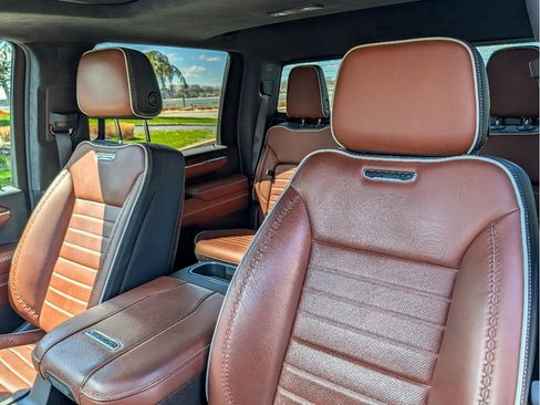 Used 2024 GMC Sierra 2500 Denali Ultimate w/ Max Trailering Package AWD/4WD image 16