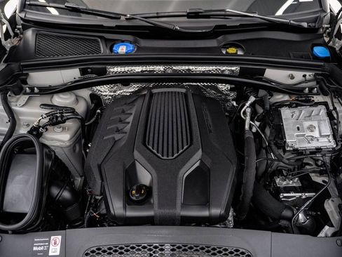 Certified 2026 Porsche Macan AWD/4WD image 29