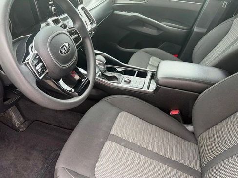 Used 2021 Kia Sorento LX FWD image 11