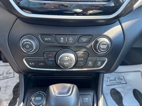 Used 2022 Jeep Cherokee Limited w/ Elite Package AWD/4WD image 24
